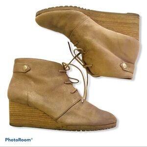 Scholl's Conquer wedge bootie. Sz 8